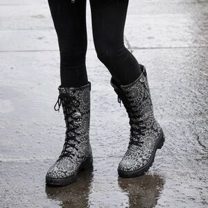 Wind River Geometric Design Lace Up Rain Boots | Size: 8